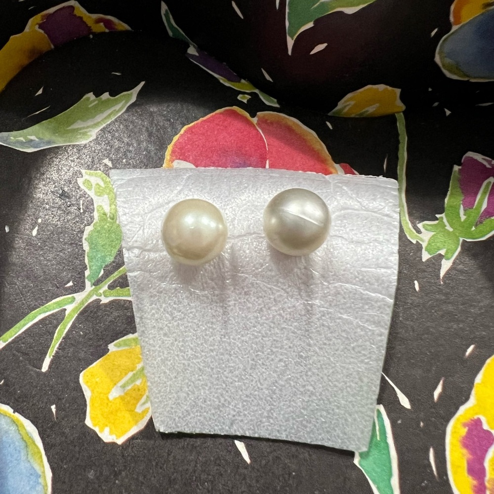 Faux Pearl Studs